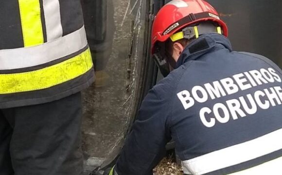 MULHER MORRE EM ACIDENTE JUNTO A CORUCHE